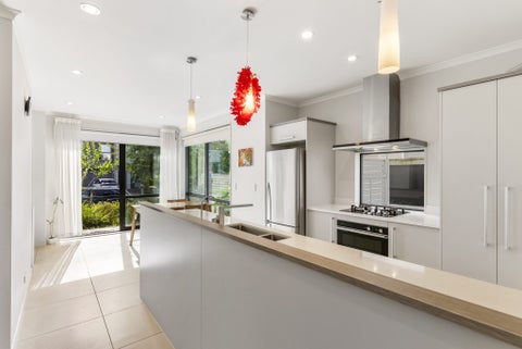 19 Costa Viva Crescent, Karaka, Papakura