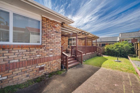 2/2 Plane Street, Avondale, Auckland