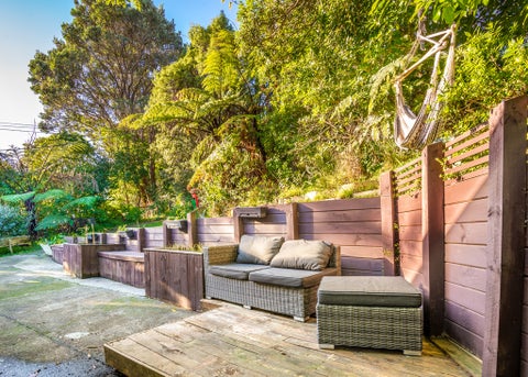 8 Allen Terrace, Tawa, Wellington