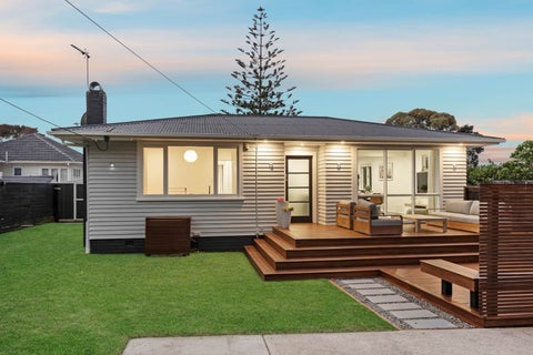 26 Pine Avenue, Henderson, Auckland