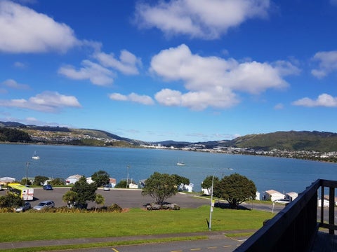 9 Gloaming Hill, Titahi Bay, Porirua