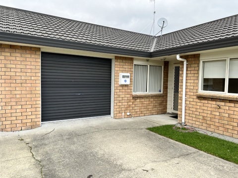 8 Villa Grove, Paraparaumu
