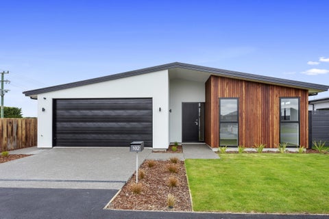 102 Benashet Drive, Lincoln, Lincoln