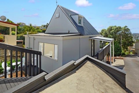 2/597 Glenfield Road, Totara Vale, Auckland