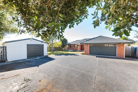 24 Abby Road, Fitzherbert, Palmerston North