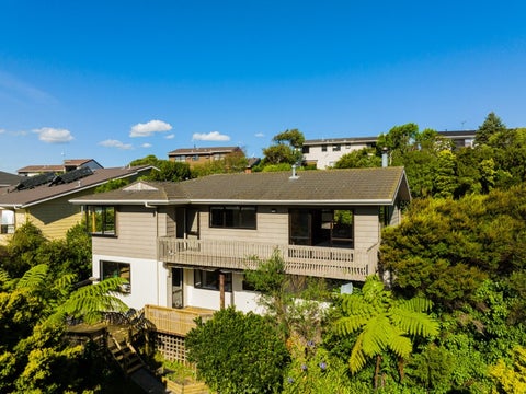 38 Exploration Way, Whitby, Porirua