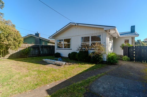 35 Oswald Crescent, Paparangi, Wellington
