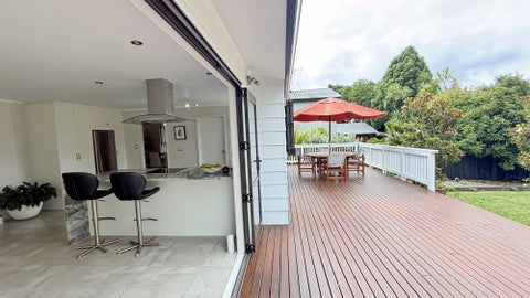16 Onetaunga Road, Chatswood, Auckland