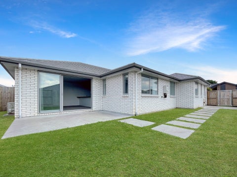 2/4 Bostonkip Crescent, Fitzroy, Hamilton
