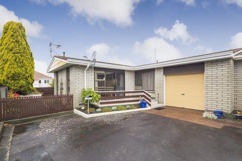 6 Chertsey Court, Roslyn, Palmerston North