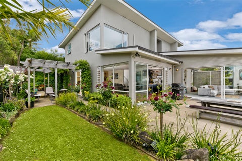 27 Newbury Place, Schnapper Rock, Auckland