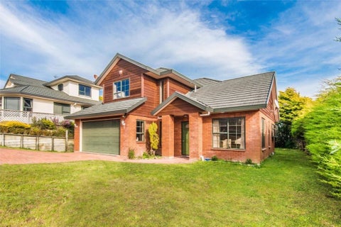 7 White Pine Avenue, Woodridge, Wellington