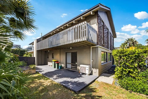 2/13 Muritai Road, Milford, Auckland