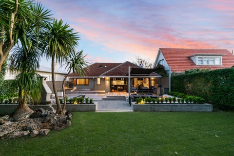 8 Clarke Road, Onehunga, Auckland
