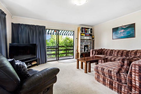 2/74 Lynwood Road, New Lynn, Auckland