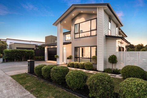 91 Riverhead Point Drive, Riverhead, Riverhead