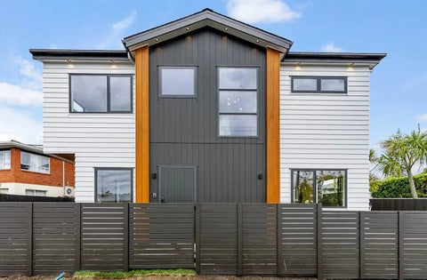 118 Chivalry Road, Glenfield, Auckland