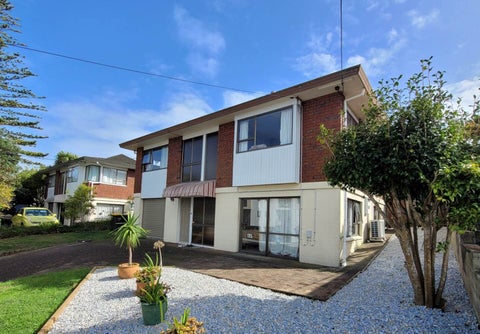 1/13 Currey Crescent, Milford, Auckland
