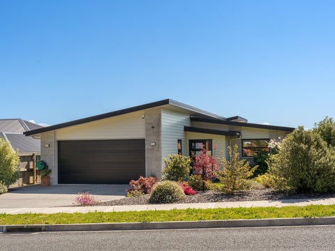 22 Pine Crest Drive, Richmond