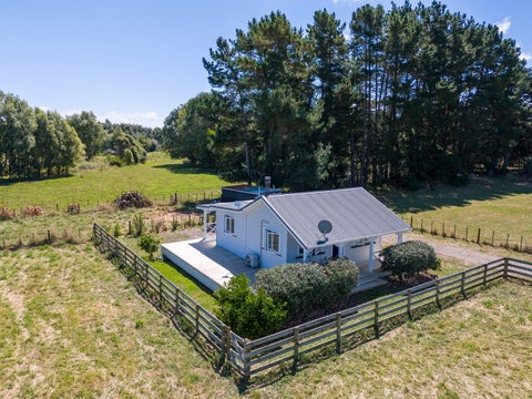 103A Waikawa Beach Road, Manakau, Levin
