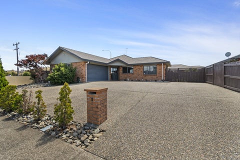 1 Daniel Place, Kelvin Grove, Palmerston North