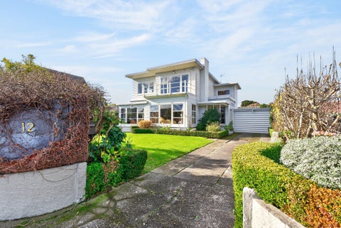 12 Bellevue Road, Woburn, Lower Hutt