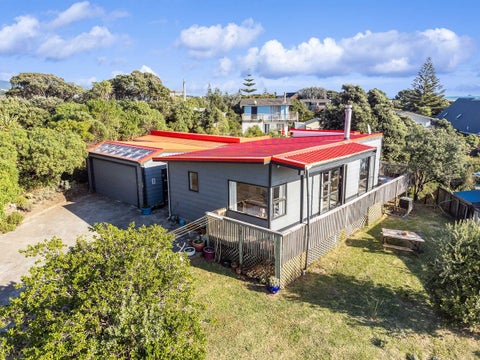 16 Frances Street, Waikanae Beach, Waikanae