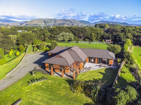 8 Jacks Bush Road, Waikanae