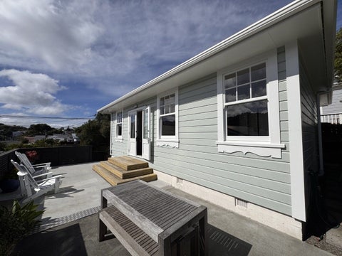 2A Dawson Street, Berhampore, Wellington