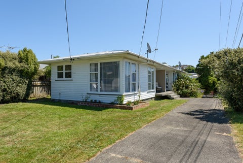 11A Oswald Crescent, Paparangi, Wellington