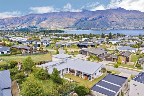 4 Centre Crescent, Wanaka