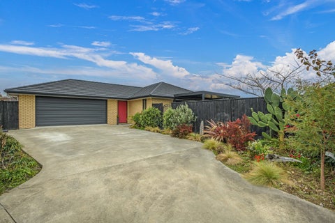 11 Pearl Grove, Ashhurst, Ashhurst