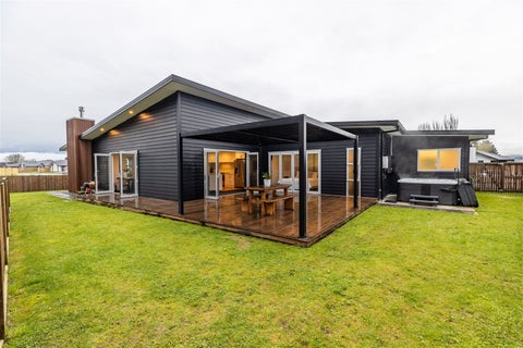 37 Freedom Drive, Kelvin Grove, Palmerston North