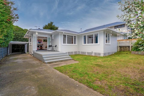 6 Riwai Street, Paraparaumu