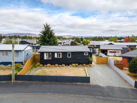 27 Sealy Street, Twizel