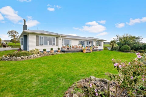 807 Back Miranda Road, Pukorokoro / Miranda, Thames