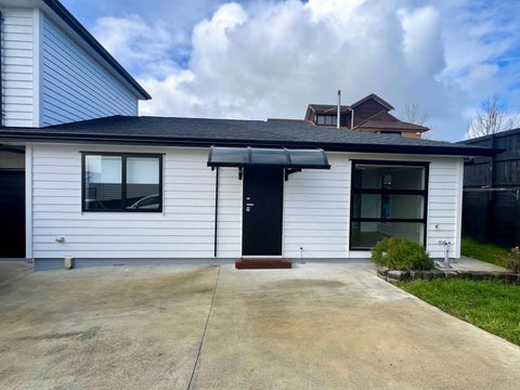4235B Great North Road, Glendene, Auckland