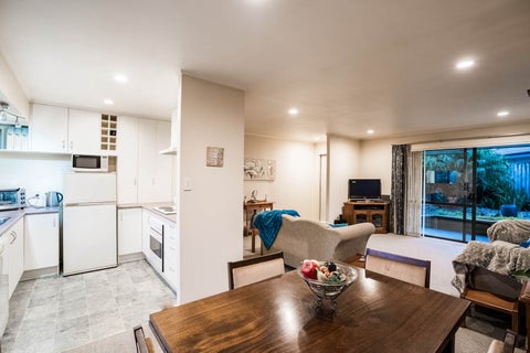 8 Frank Bunce Grove, Flat Bush, Auckland