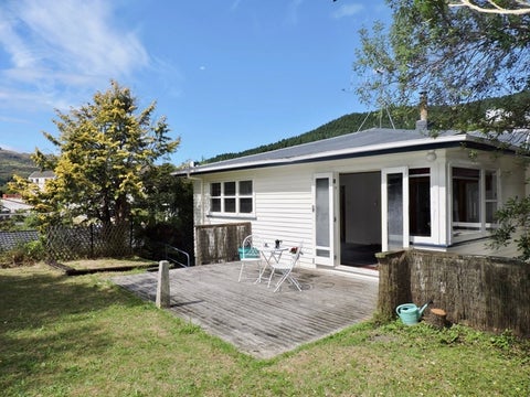 89 Redwood Avenue, Tawa, Wellington