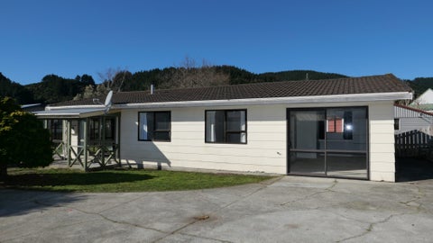 13 Redwood Close, Paraparaumu