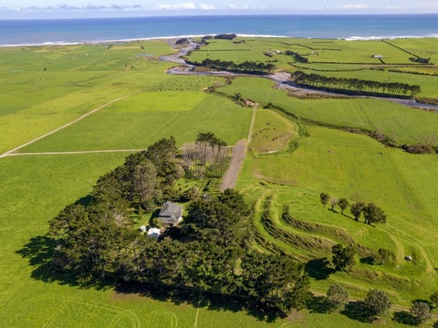 148 Minarapa Road, New Plymouth
