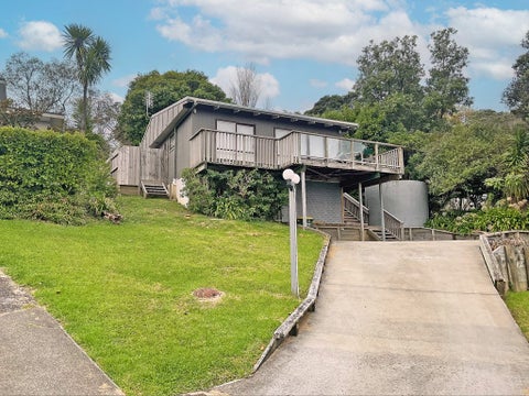 11 Hillside Crescent, Westown, New Plymouth