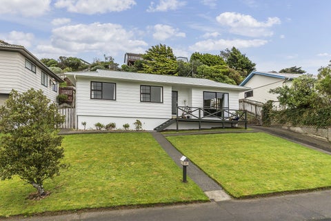 7 Fernhaven Grove, Newlands, Wellington