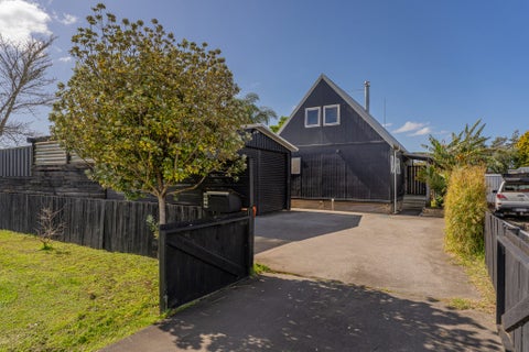 210 South Highway West, Whitianga