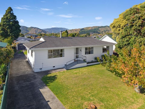 12 Nimmo Avenue West, Waikanae