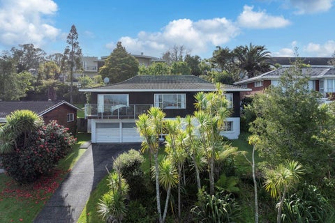 37 Chelsea View Drive, Chatswood, Auckland