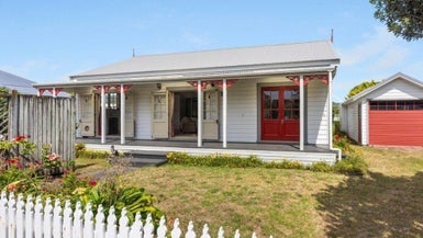 1 Eruini Street, Waikanae Beach, Waikanae