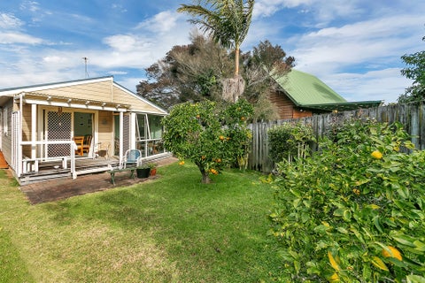 2/218 Sunnynook Road, Tōtara Vale, Auckland