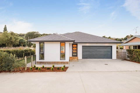 1 Pohutukawa Way, Gate Pa, Tauranga
