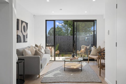4/3 Derrett Place, Mangere Bridge, Auckland